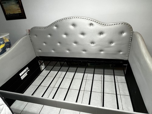 Beautiful twin daybed frame