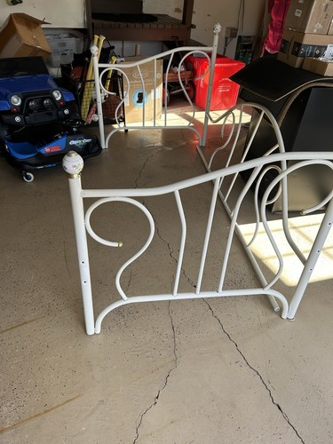 Beautiful daybed with mattress - daybed,