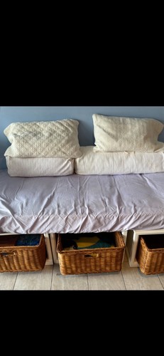 Day bed with baskets - day,